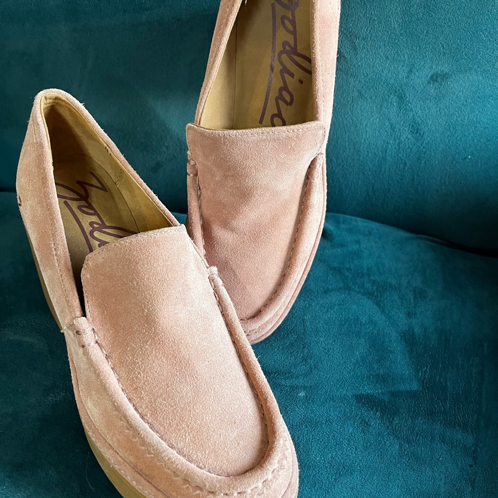 Zodiac Women's Pink Suede Shoes